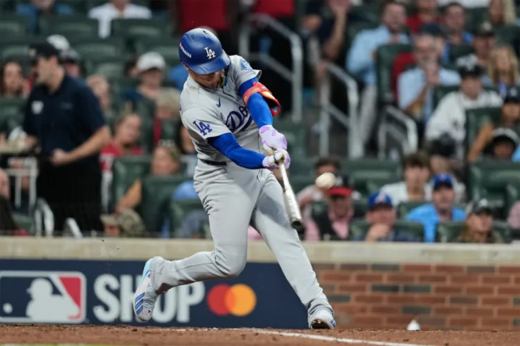 Dodgers ride homers for win over Braves in Game 3